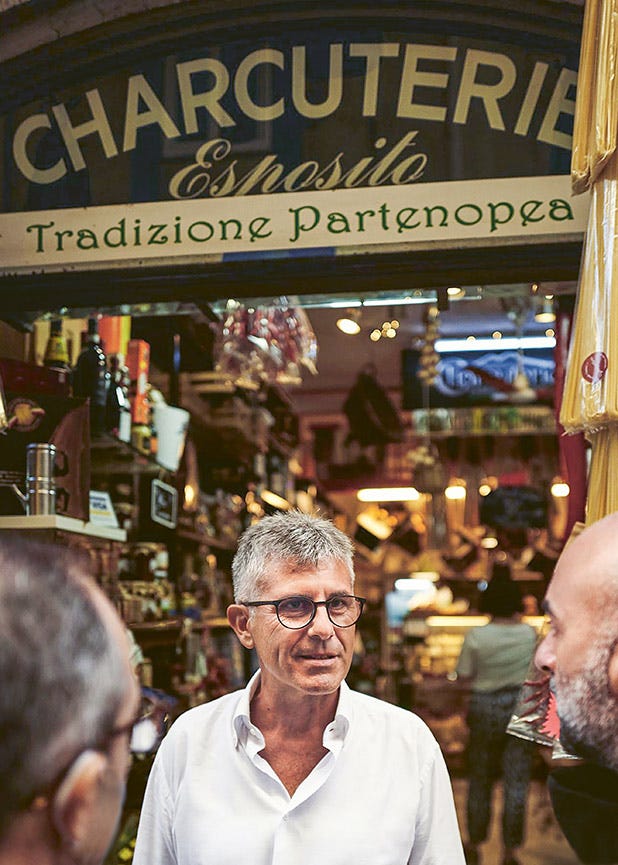 Piero Mastroberardino vor der Charcuterie Esposito in Neapel