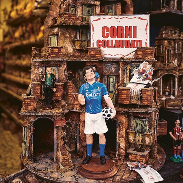 In den Strassen von Neapel ist auch viel Kitsch von Maradona zu finden