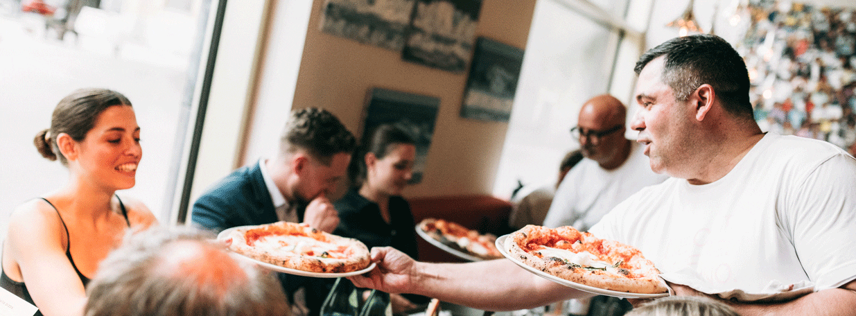Fun Fact: Seit 2017 gehört die Kunst des neapolitanischen Pizzabackens, wie sie im Più Schiffbau gepflegt wird, zum immateriellen Weltkulturerbe der Unesco. 