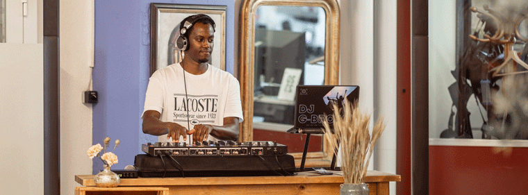 Gute Vibes brachte DJ Brown mit.